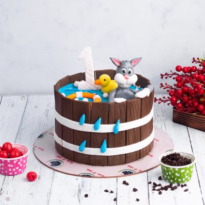 Tom and Swimming Pool